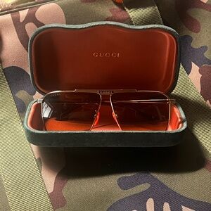 GUCCI (Authentic) Sunglasses GG0840S-004